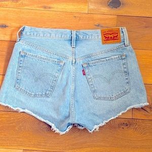 LEVIS 501 HI-RISE DENIM JEAN SHORTS SZ 28 NEW NWOT LIGHT WASH